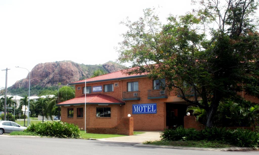 Castle Crest Motel Townsville Exterior foto